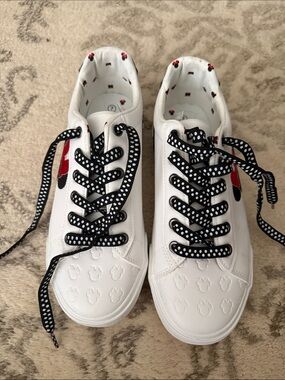 Women’s Minnie Mouse  Sneakers with Black Polka-Dot Laces